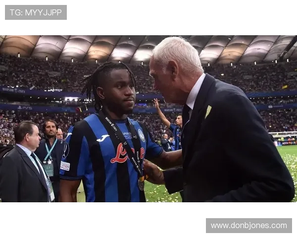 弗拉特西铁心留队 + 霍伊伦谈判关键!国米跟队记者 Filippo 曝转会双重博弈(2) 弗拉特西铁心留队 + 霍伊伦谈判关键!国米跟队记者 Filippo 曝转会双重博弈(2)